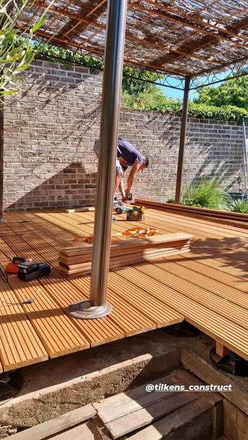 Houten terras beschikbaar voor biedingen