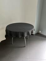 Table ronde avec nappe.de 104 cm de diamètre sur 73 cm, Rond, Utilisé
