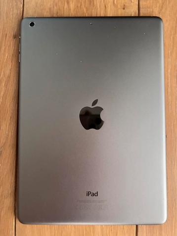 Ipad Air 1e generatie 32GB + hoes beschikbaar voor biedingen
