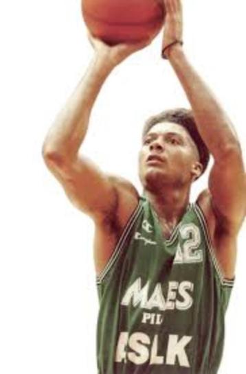 Gezocht basket shirts Racing Mechelen beschikbaar voor biedingen