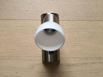 Muurlamp beschikbaar voor biedingen