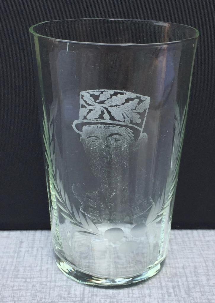 Drinkglas De Gaulle gezuurd en geslepen, Verzamelen, Glas en Drinkglazen, Gebruikt, Overige typen, Ophalen of Verzenden