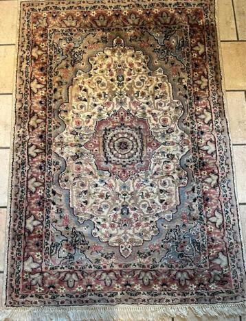 Tapis laine & soie Pakistan fait main beschikbaar voor biedingen