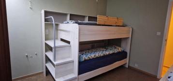 Stapelbed met lattenbodems,  zonder matrassen.  beschikbaar voor biedingen