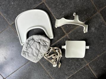 tripp trapp babyzit wit +kussen beschikbaar voor biedingen