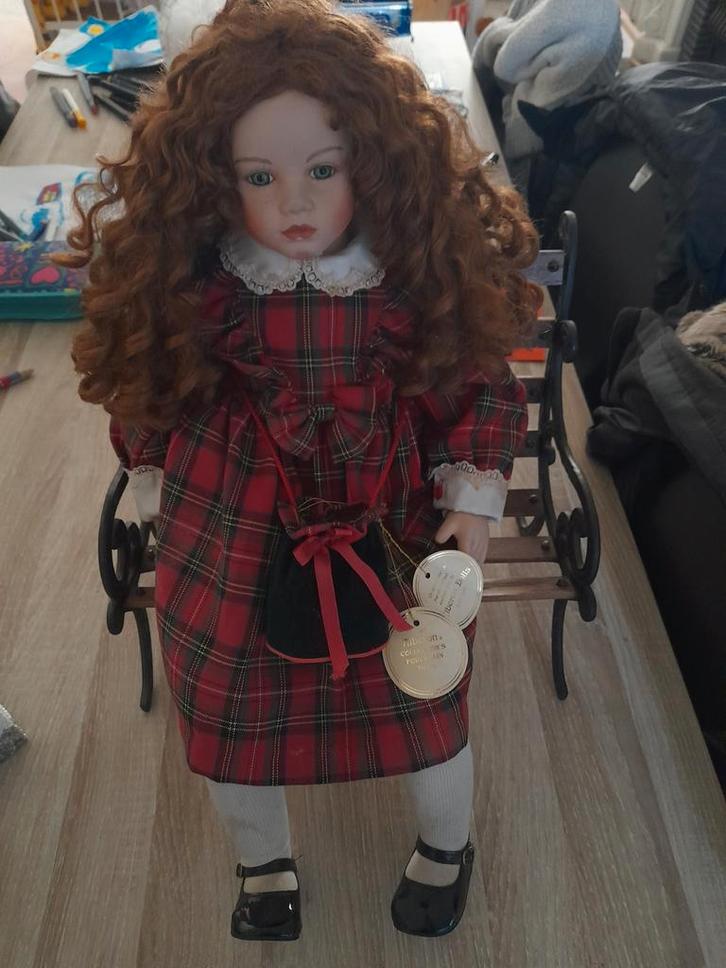 Decoratieve pop Daisy Alberon dolls Londen, Verzamelen, Poppen, Pop, Ophalen