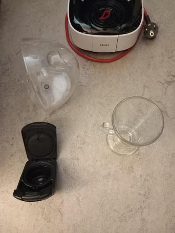 Dolce Gusto Lumio koffiemachine en een lekker kopje.  beschikbaar voor biedingen
