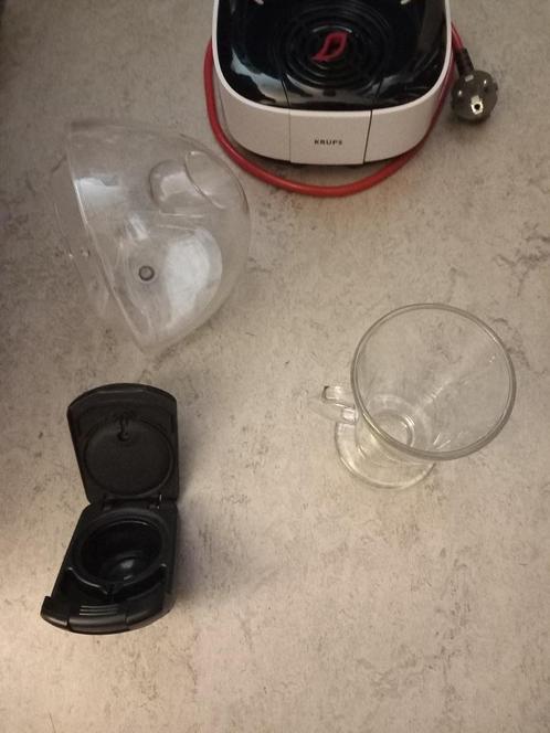 Dolce Gusto Lumio koffiemachine en een lekker kopje., Elektronische apparatuur, Koffiezetapparaten, Zo goed als nieuw, Koffiepads en cups