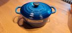 Le Creuset cocotte 22cm nieuw in doos, Gietijzer, Nieuw, Ophalen of Verzenden, Keramische plaat