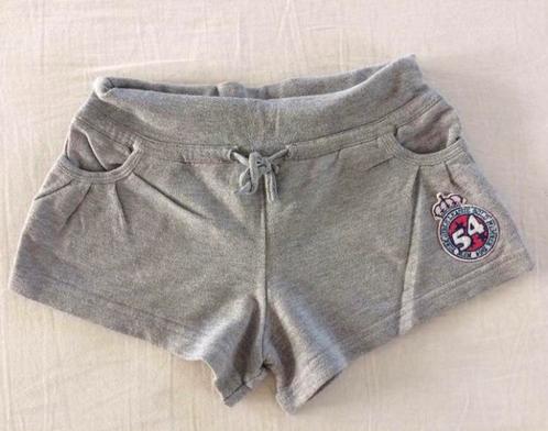 grijs kort shortje New Basic 128 134, Kinderen en Baby's, Kinderkleding | Maat 128, Gebruikt, Meisje, Broek, Ophalen of Verzenden