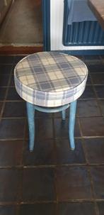 Landelijke tafel met stoelen, Ophalen, 50 tot 100 cm, 150 tot 200 cm, Vier personen