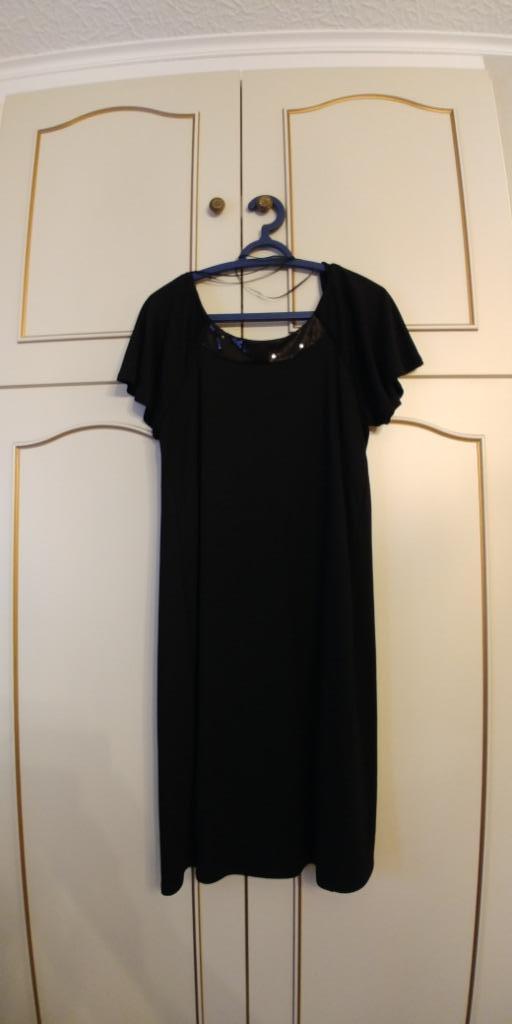 Zwart kleedje, glinsterende halslijn, maat L, merk Libelle, Kleding | Dames, Jurken, Nieuw, Maat 42/44 (L), Zwart, Knielengte