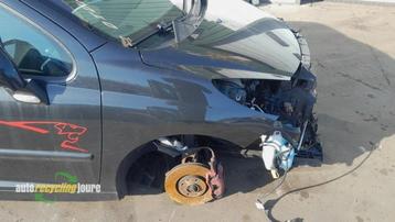 Scherm rechts-voor van een Peugeot 207 (EXL) beschikbaar voor biedingen