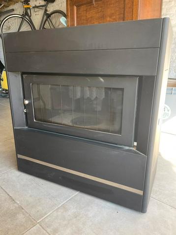 Well Straler M812 Model Oliekachel beschikbaar voor biedingen
