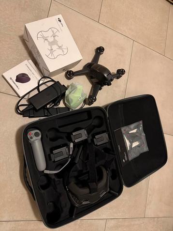 DJI FPV fly more complete set met Goggles v2 beschikbaar voor biedingen