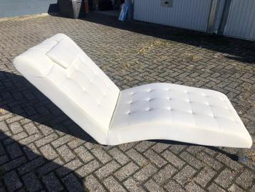 Relaxstoel  beschikbaar voor biedingen