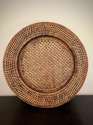 4 Ronde rotan presentatieborden Ø 32 cm bruin handgemaakt beschikbaar voor biedingen
