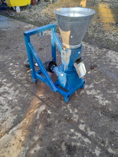 Pelletpers KL(KS/KJ)200P tractoraandrijving, Zakelijke goederen, Landbouw | Werktuigen, Ophalen