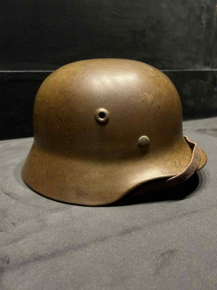 Duitse m40-helm uit de Tweede Wereldoorlog, Verzamelen, Militaria | Tweede Wereldoorlog, Overige soorten, Verzenden