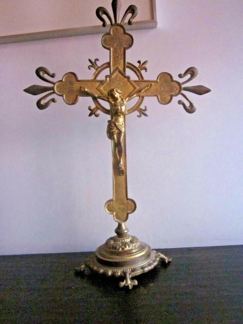 Grand Crucifix Christ ancien XIXème France catholique, Antiquités & Art, Antiquités | Objets religieux, Enlèvement ou Envoi