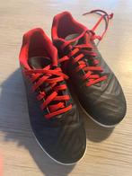 Voetbalschoenen maat 33 -- in zeer goede staat - blauw, Ophalen of Verzenden, Zo goed als nieuw