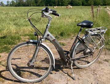 Electrische damesfiets 2600km beschikbaar voor biedingen