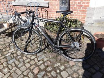 Koersfiets  nieuwstaat beschikbaar voor biedingen