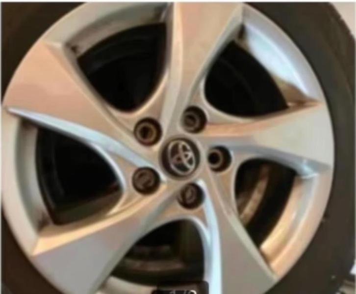 Orginele Toyota 17” alu velgen met dunlop zg st oa c- hr, Auto-onderdelen, Banden en Velgen, Band(en), Zomerbanden, 17 inch, Gebruikt