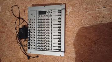 Behringer Eurorack MX 2004A, 12-kanaals disponible aux enchères