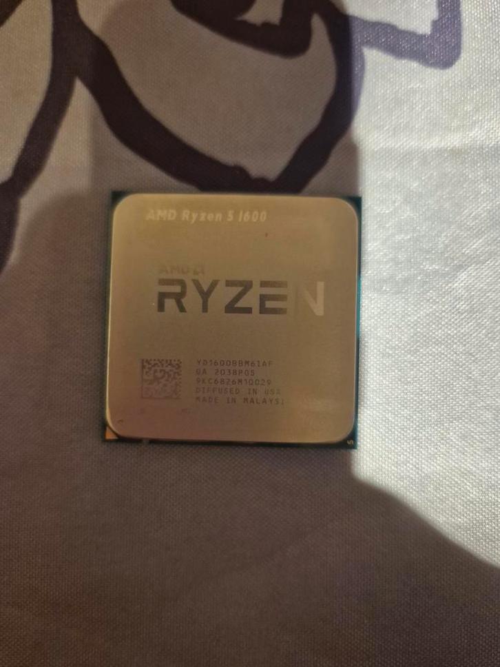 AMD Ryzen 5 1600 avec Refroidisseur Wraith Prism, Informatique & Logiciels, Processeurs, Enlèvement