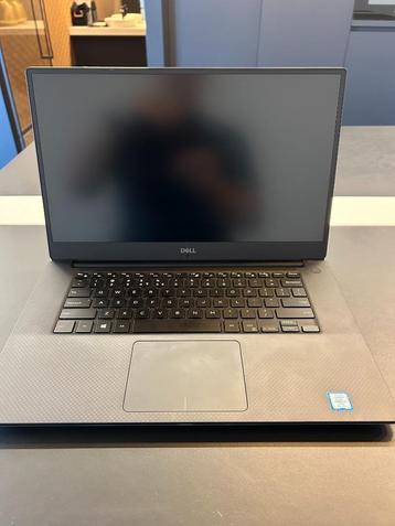 Laptop Dell Precision 5530 + Dell Docking D3100 beschikbaar voor biedingen