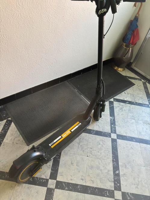 Max pro elektrische step, Fietsen en Brommers, Steps, Zo goed als nieuw, Elektrische step (E-scooter), Ophalen