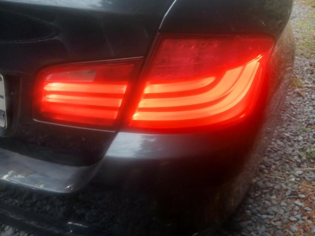 4x Feu arrière bmw série 5 f10 berline d origine en parfait, Autos : Pièces & Accessoires, Éclairage, BMW, Enlèvement ou Envoi