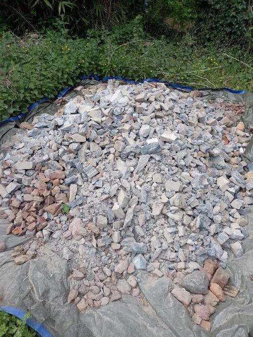 Gratis zuiver steenpuin beton en baksteen, Tuin en Terras, Grind, Keien en Split, Ophalen