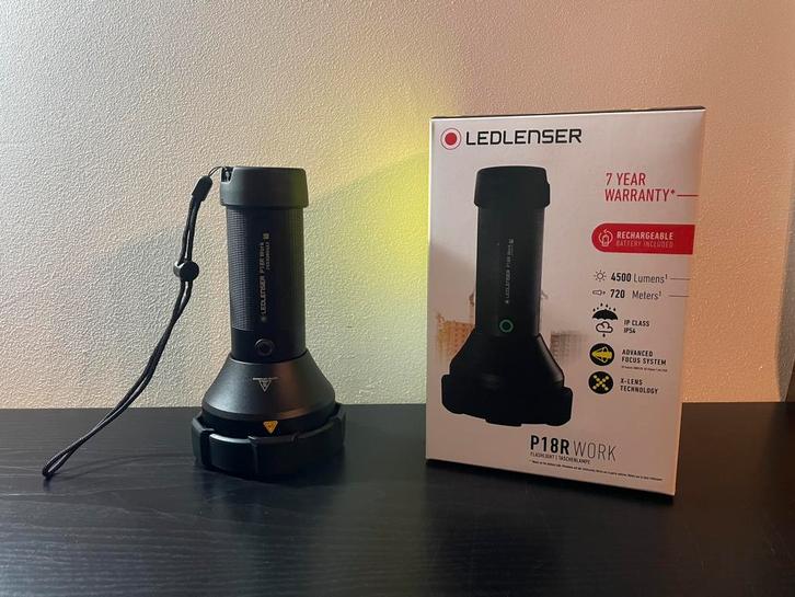 Zaklamp LedLenser P18R Work 4500lumens & 720meter ver, Caravans en Kamperen, Zaklampen, Nieuw, Ophalen