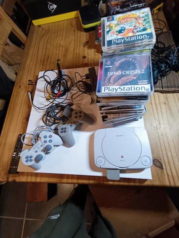 Console PS one avec puce avec  42 jeux gravé et 2 manettes, Enlèvement ou Envoi, Comme neuf