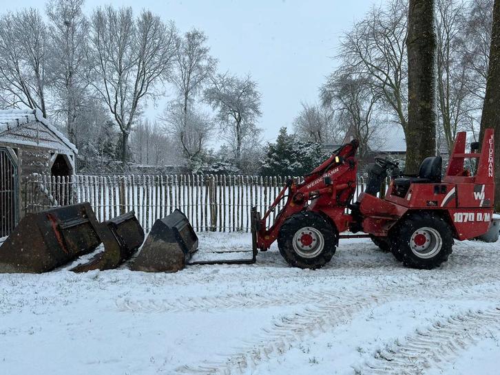 Weidemann 1070 DM met 4 Aanbouwdelen, Zakelijke goederen, Machines en Bouw | Kranen en Graafmachines, Wiellader of Shovel, Ophalen of Verzenden
