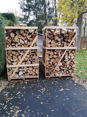 Box panier ou Palette de 3 steres +/- 2m3 beschikbaar voor biedingen