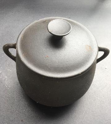 Cousances - Le Creuset : bonenpot - bean pot in gietijzer beschikbaar voor biedingen