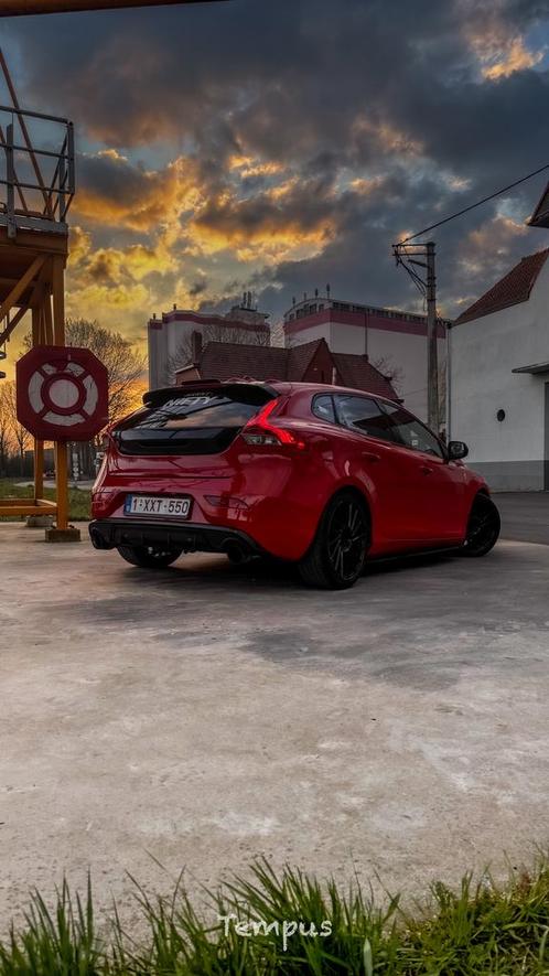 Volvo V40 2013 D2 passion red, Auto's, Volvo, Particulier, V40, ABS, Adaptieve lichten, Airbags, Airconditioning, Bluetooth, Bochtverlichting
