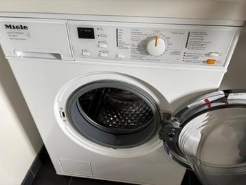 Machine à laver Miele, 1200 à 1600 tours, 6 à 8 kg, 85 à 90 cm, Enlèvement