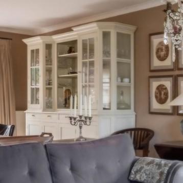 Meuble de buffet unique, entièrement en bois et très spacieu, Enlèvement, Comme neuf
