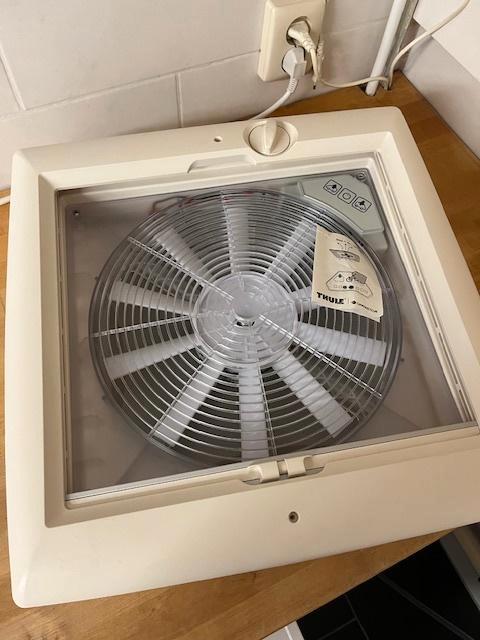 Thule dakraam met ventilator (NIEUW), Caravans en Kamperen, Mobilhomes, Particulier, Dakluik, Ophalen