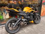 Triumph Street Triple RS met Spark uitlaat, Particulier, Sport, Handvatverwarming