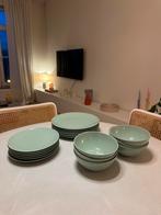 18-delige serviesset, Huis en Inrichting, Keuken | Servies, Ophalen, Zo goed als nieuw, Effen, Compleet servies