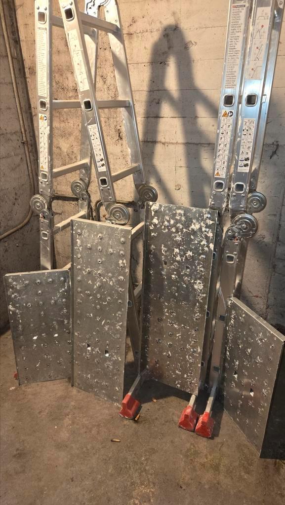 Jeu de 2 échelles multifonction avec plate-forme échafaudage, Doe-het-zelf en Bouw, Ladders en Trappen, Zo goed als nieuw, Ophalen