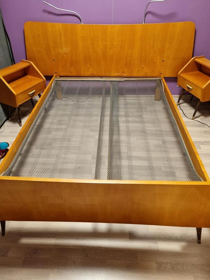 !! Urgent !! Ancien lit 140 cm, Maison & Meubles, Chambre à coucher | Lits, 140 cm, Enlèvement