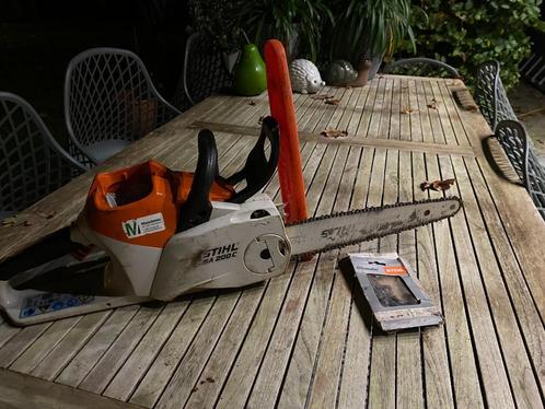 tronçonneuse Accu Stihl MSA 200, Bricolage & Construction, Outillage | Scies mécaniques, Comme neuf, Tronçonneuse, 1200 watts ou plus