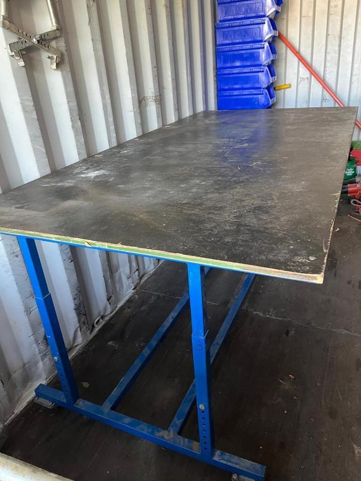 Mobiele werktafel – verstelbaar en stevig metalen frame, Doe-het-zelf en Bouw, Werkbanken, Gebruikt, 170 cm of meer, Ophalen
