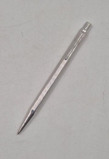 Caran D'Ache „Platinated Chevron” vulpotlood beschikbaar voor biedingen